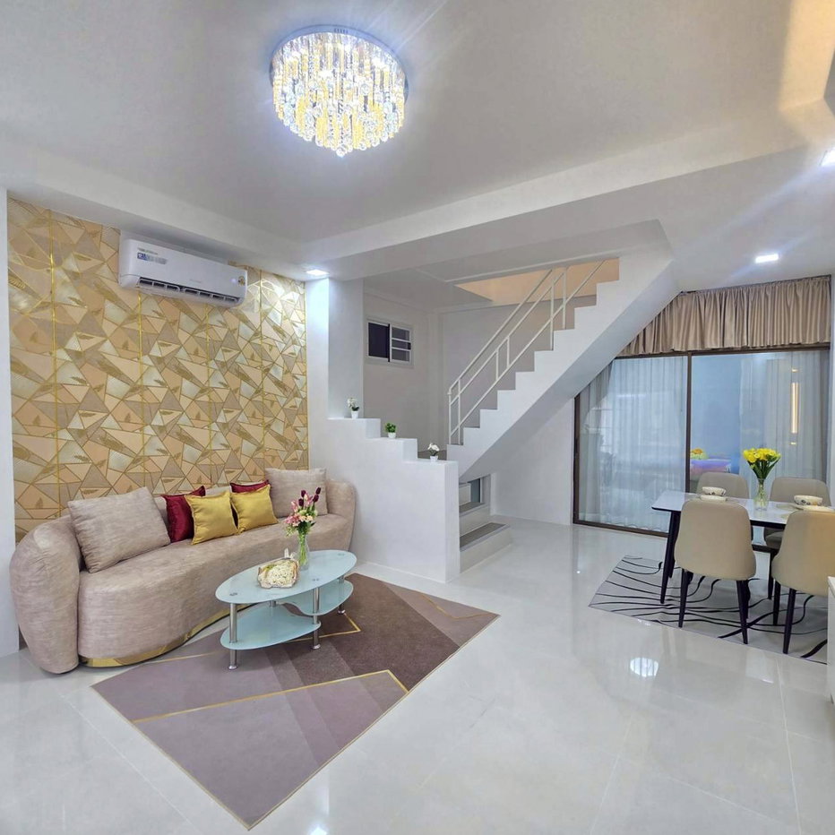 รูป 3 Bedroom Townhome for Sale in East Pattaya - รูปที่ 1/11