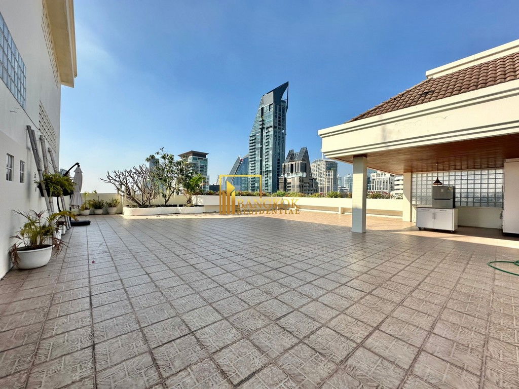 รูป Renovated 4 Bedroom Duplex Apartment in Phrom Phong Area - BR21038AP - รูปที่ 40/50