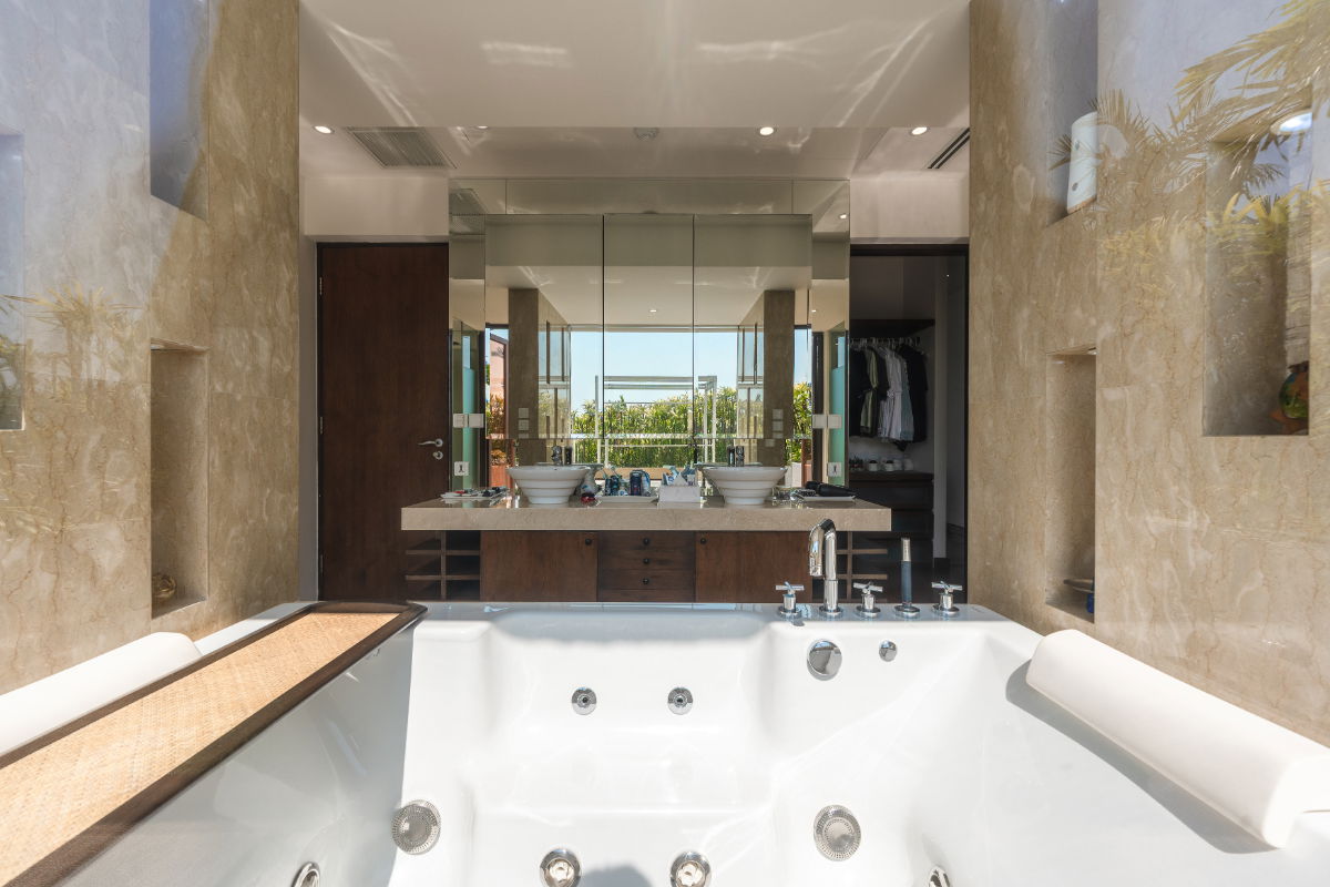 picture Waterfront Villa in a Yacht Marina - 55/86