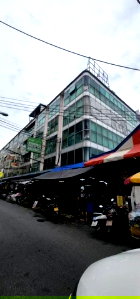 เช่าอาคารพาณิชย์ ดิโอลด์สยาม พลาซ่า : HR3274ประกาศเช่าอาคารพาณิชย์ 4 คูหา 5 ชั้น ทำเลทองใจกลางคลองถม-วรจักร พื้นที่ศักยภาพสำหรับโชว์รูมและสำนักงานใหญ่ ย่านธุรกิจการค้าที่หนาแน่นที่สุด