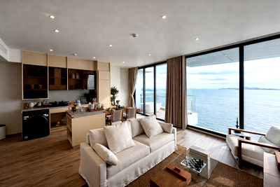 Condos for sale : 2 Bedroom Condo for Sale at Arom Wongamat Pattaya