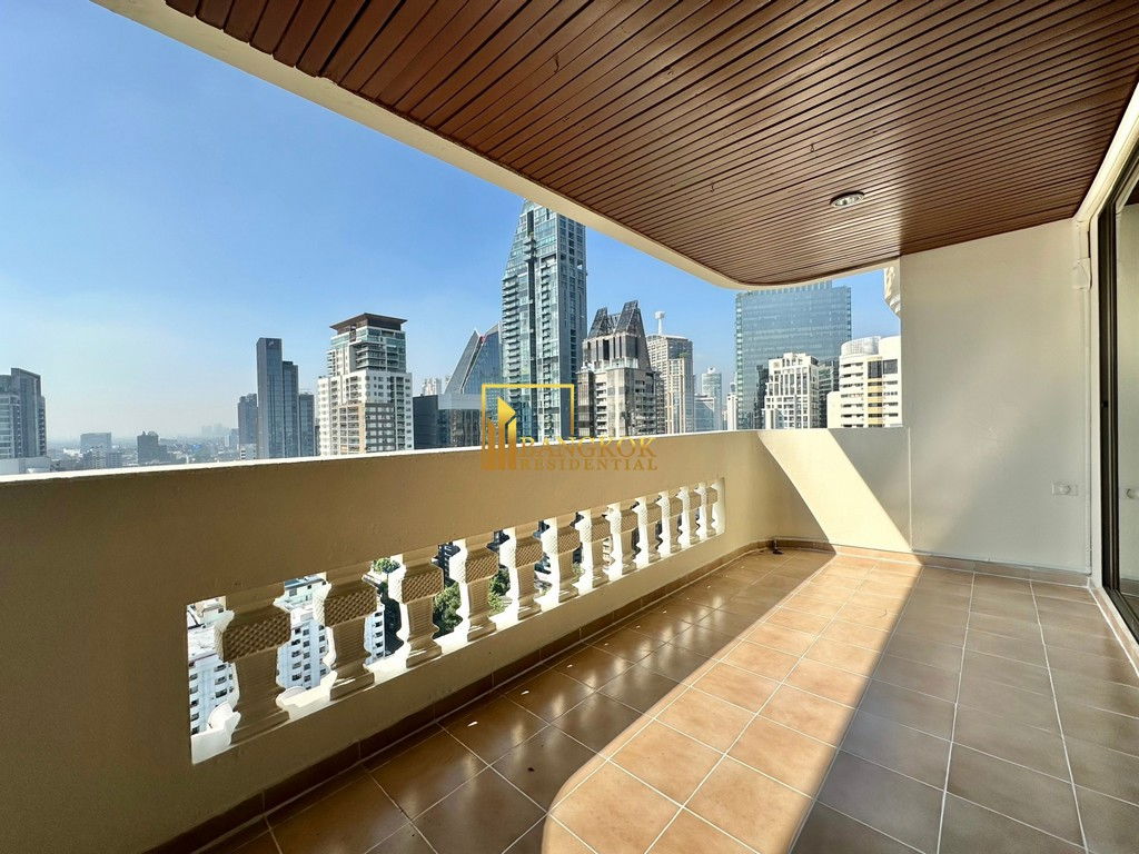 รูป Renovated 4 Bedroom Duplex Apartment in Phrom Phong Area - BR21038AP - รูปที่ 12/50