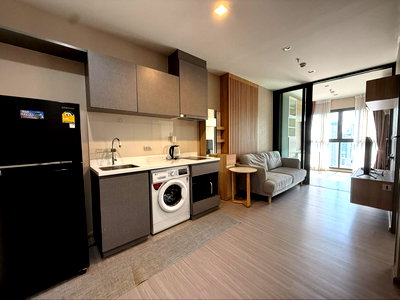 Condos for rent : Large one-bedroom apartment for rent in Life Asoke Hype 1 Plus.