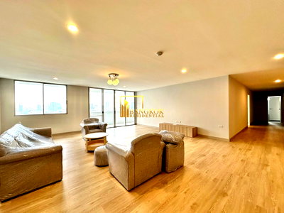 Condos for rent Golden Place Rama 9 : Large 3 Bedroom Apartment in Vibrant Ekkamai Area - BR21090AP