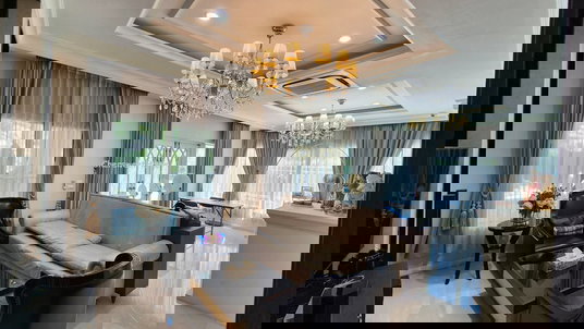 Laddarom Elegance Ratchaphruek-Rattanathibet: Detached houses for sale, located on Ratchaphruek Road, near international schools.