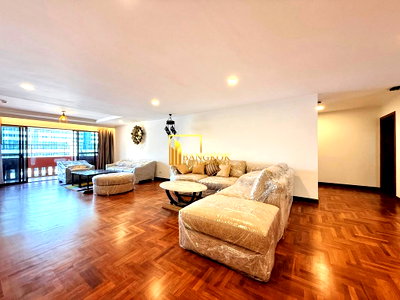 คอนโดให้เช่า : Windsor Tower | Large 3 Bedroom Condo For Rent in Asoke - BR5596CD