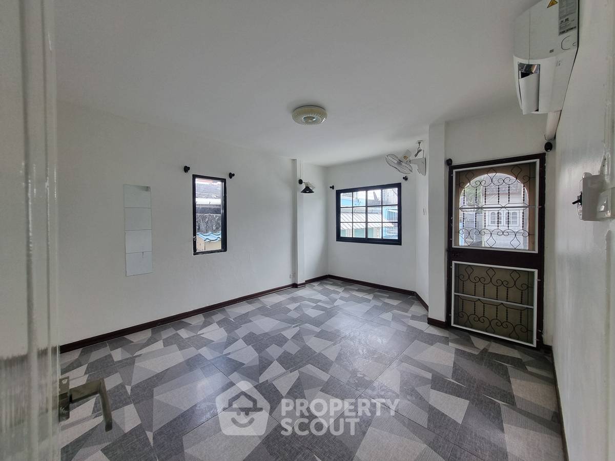 รูป ทาวน์เฮ้าส์ 3-ห้องนอน ใกล้ BTS สะพานควาย (ID 2693133) - รูปที่ 13/16