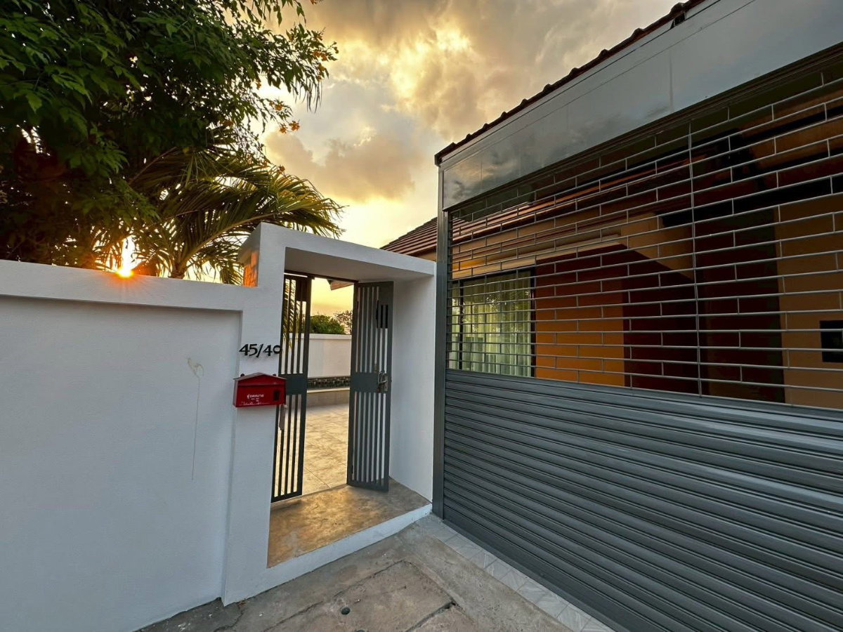 รูป บ้านเดี่ยวพร้อมสระว่ายน้ำ หลังมุม ทำเลดี บรรยากาศเงียบสงบ - รูปที่ 1/15