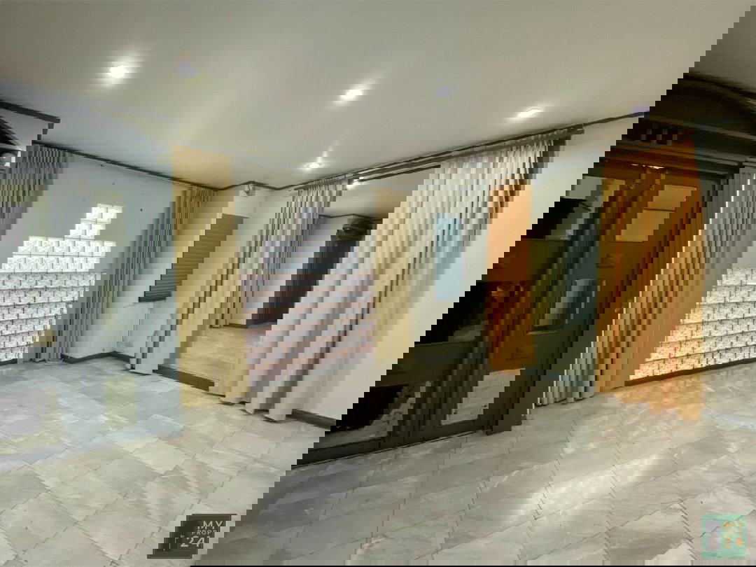 รูป ให้เช่า Townhouse ติด Makro สาทร 20ตร.วา 3ชั้น 3 ห้องนอน 5ห้องน้ำ 50,000 บาท - รูปที่ 5/12