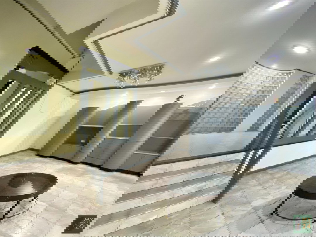 รูป ให้เช่า Townhouse ติด Makro สาทร 20ตร.วา 3ชั้น 3 ห้องนอน 5ห้องน้ำ 50,000 บาท - รูปที่ 2/12