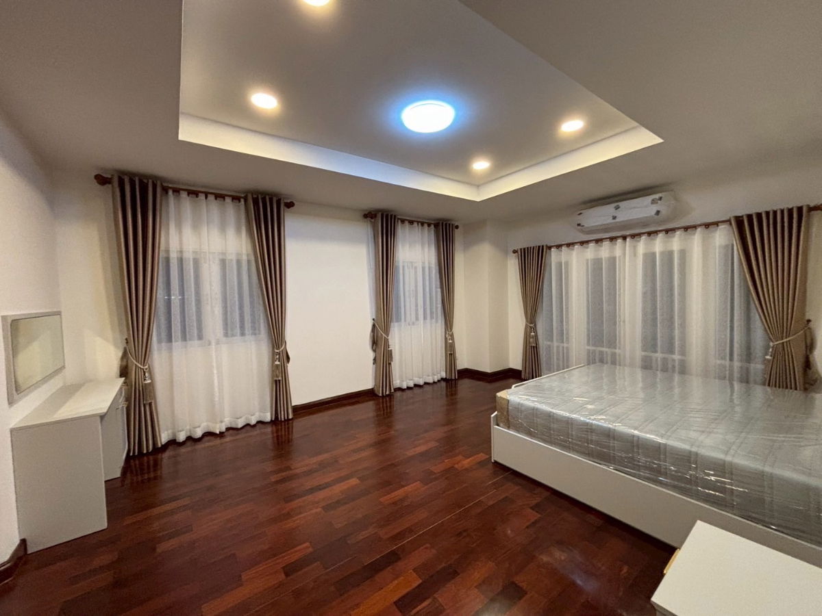 รูป ให้เช่าบ้านเดี่ยวหัวมุมบรรยากาศดี ร่มรื่น น่าอยู่ - รูปที่ 10/17