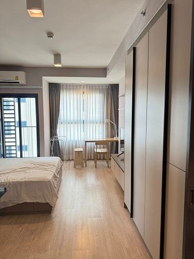 ให้เช่า คอนโด Ideo Sathorn Wongwianyai ชั้น 14 ห้อง Studio 27 ตรม. ทิศตะวันออก  มีเครื่องซักผ้า ของครบ