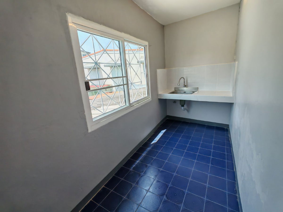 รูป หลังมุม 2คูหา ปรับปรุงใหม่ เช่าตึกแถว ซอย เจริญนคร 53 มีที่จอดรถ เงียบสงบ เหมาะอยู่อาศัย โฮมออฟฟิศ - รูปที่ 10/22