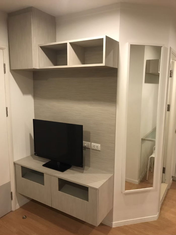 รูป ให้เช่าห้องแต่งพร้อม เฟอร์ครบ วิวสระว่ายน้ำ ราคาถูก ใกล้ ARL และ MRT สถานีหัวหมาก - รูปที่ 2/8