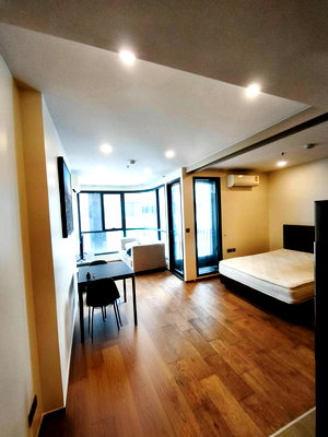 คอนโดให้เช่า : ให้เช่า คิว ชิดลม เพชรบุรี 1 ห้องนอน 35 ตรม สภาพดี พร้อมเข้าอยู่ รีโนเวทใหม่พร้อมเครื่องใช้ไฟฟ้า