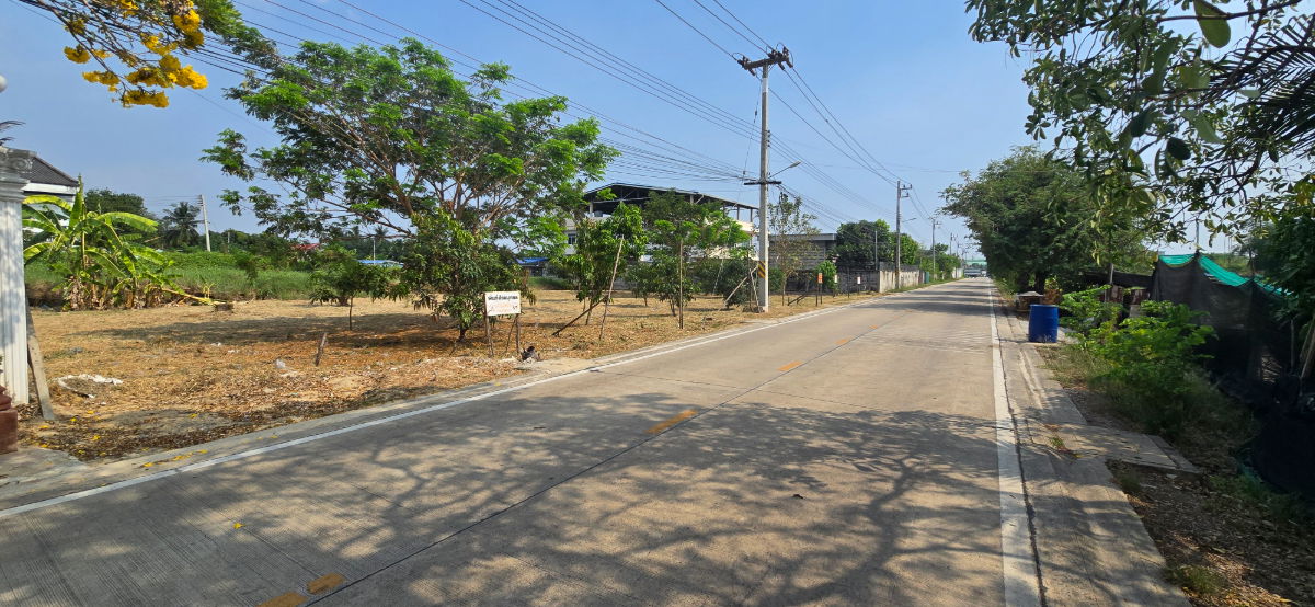 รูป ขายที่ดินแปลงสวย เนื้อที่ 1 ไร่ 2 งาน ใกล้ถนนพุทธสาคร - รูปที่ 4/7