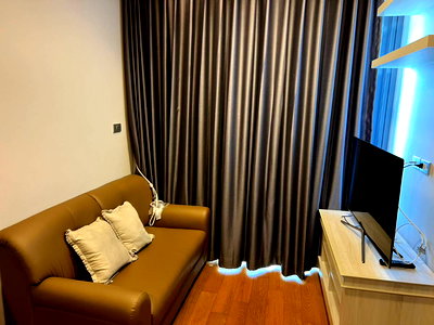 Condos for rent : For rent The Lumpini 24. Beautiful, luxurious room, fully furnished and ready to move in. Convenient transportation. I Code DS1516 Line : @Dstay