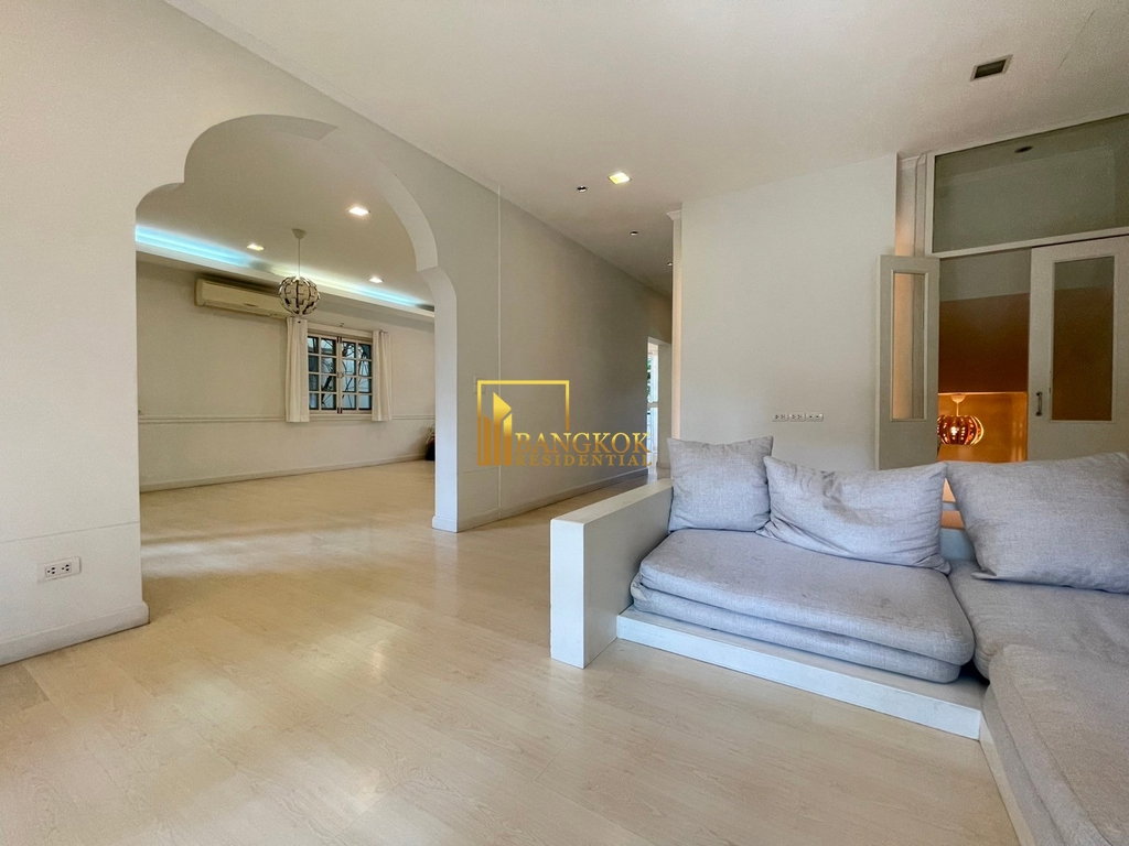 รูป Prompak Gardens | Well Maintained 3 Bedroom Townhouse in Thonglor Area - BR49029TH - รูปที่ 8/42