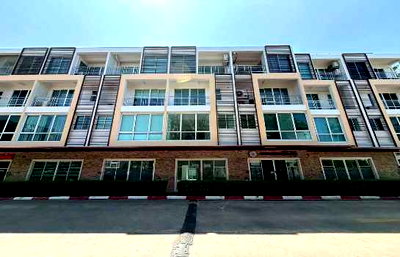 Condos for rent Rama 3 Road : Townhome for rent, suitable for office use, Supalai Prima Riva Rama 3, located at the front of the project, 217 sq m, 4 floors.