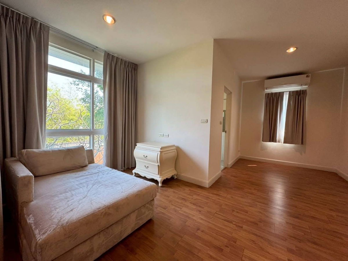 รูป H 967 ให้เช่า บ้านเดี่ยว 2 ชั้น ม.บางกอก บูเลอวาร์ด รัชดา-รามอินทรา2 บ้านสวยสภาพดี เฟอร์นิเจอร์ครบ ราคา 45,000 บาท - รูปที่ 6/11