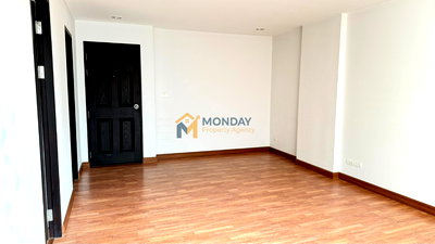 ขายคอนโด : 🔥 หลุดจอง! ราคานี้หาไม่ได้ง่าย ๆ เดอะ คริส รัชดา 17 พร้อมโอน 🔥MD-26028487