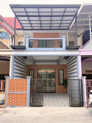 ทาวน์เฮ้าส์2ชั้น รีโนเวทใหม่ สไตล์โมเดิร์น ระเบียงกว้าง ​หมู่บ้านเพชรไพลิน พระยาสุเรนทร์ 30 บางชัน คลองสามวา ​เข้าอยู่ได้เลย แต่งครบ ใกล้รถไฟฟ้า