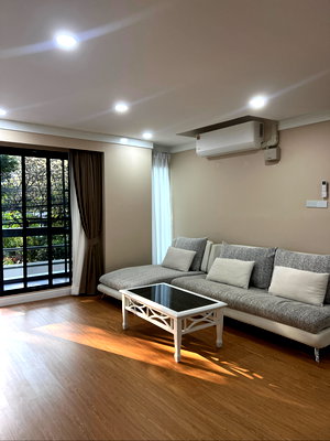 คอนโดให้เช่า : 90 ตรม. 2 นอน 2 น้ำ ไม่กี่ก้าวถึง BTS พร้อมพงษ์และทองหล่อ เดินทะลุถึงเอกมัย@ 49Suites 