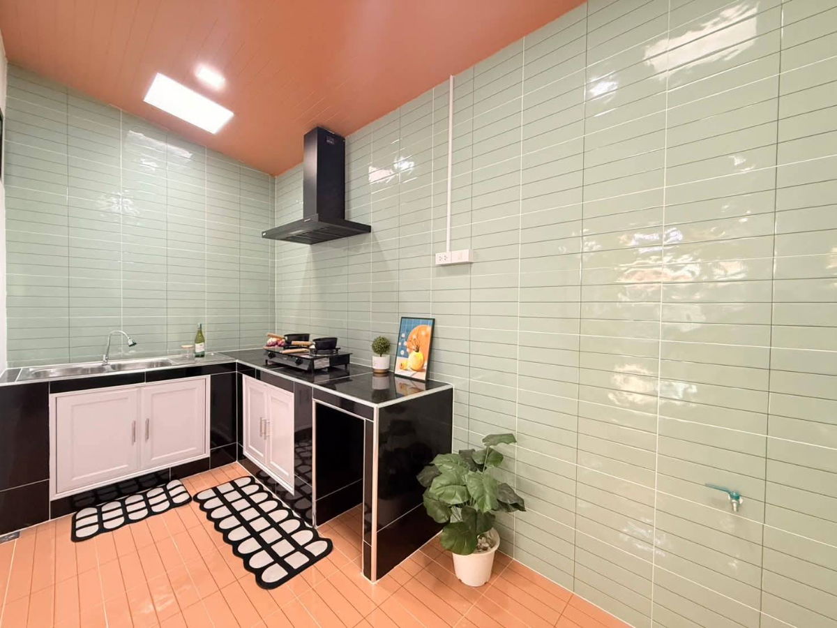 รูป ทาวน์เฮ้าส์2ชั้น รีโนเวทใหม่ สไตล์โมเดิร์น ระเบียงกว้าง หมู่บ้านเพชรไพลิน พระยาสุเรนทร์ 30 บางชัน คลองสามวา เข้าอยู่ได้เลย แต่งครบ ใกล้รถไฟฟ้า - รูปที่ 33/40