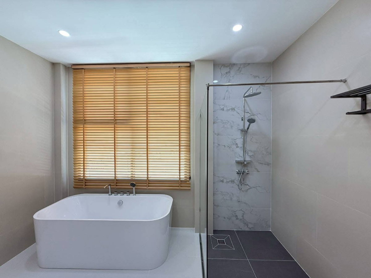 รูป ขายบ้านสร้างใหม่พร้อมเฟอร์ 4 ห้องนอน ใกล้โรงเรียนนานาชาติ เมอริตัน คริสเตียนเยอรมัน หางดง เชียงใหม่ (H372) T.0946511456 - รูปที่ 19/21