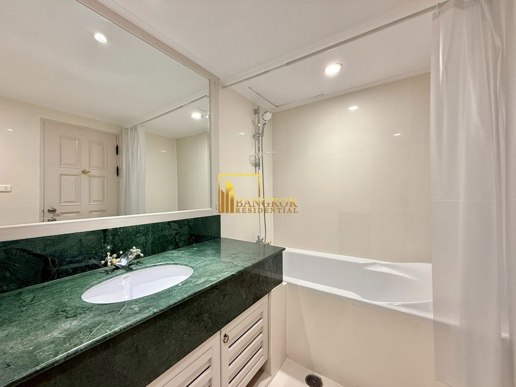 รูป Renovated 3 Bedroom Apartment For Rent in Phrom Phong - BR7300SA - รูปที่ 26/55