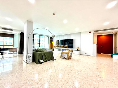 Condos for rent : Ficus Lane | Contemporary 3 Bedroom Condo in Phra Khanong - BR60583CD