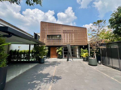 For Saleขายบ้านเดี่ยว 7 ห้องอเนกประสงค์ + Master Bedroom Modern Loft Pool Villa