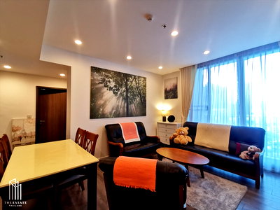 Condos for sale : For sale Whizdom Essence, a spacious corner unit with a bright and airy feel, offering unobstructed city views, close to a lifestyle hub,