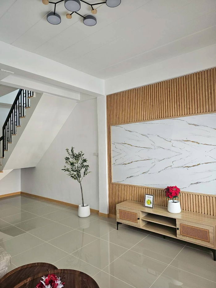 รูป ทาวน์เฮ้าส์ รีโนเวทใหม่ ทำเลดี หมู่บ้านรุ่งกิจวิลล่า 4 ซอยร่มเกล้า 54 คลองสามประเวศ ลาดกระบัง เฟอร์นิเจอร์สวย น่าอยู่ ราคาถูก - รูปที่ 4/11