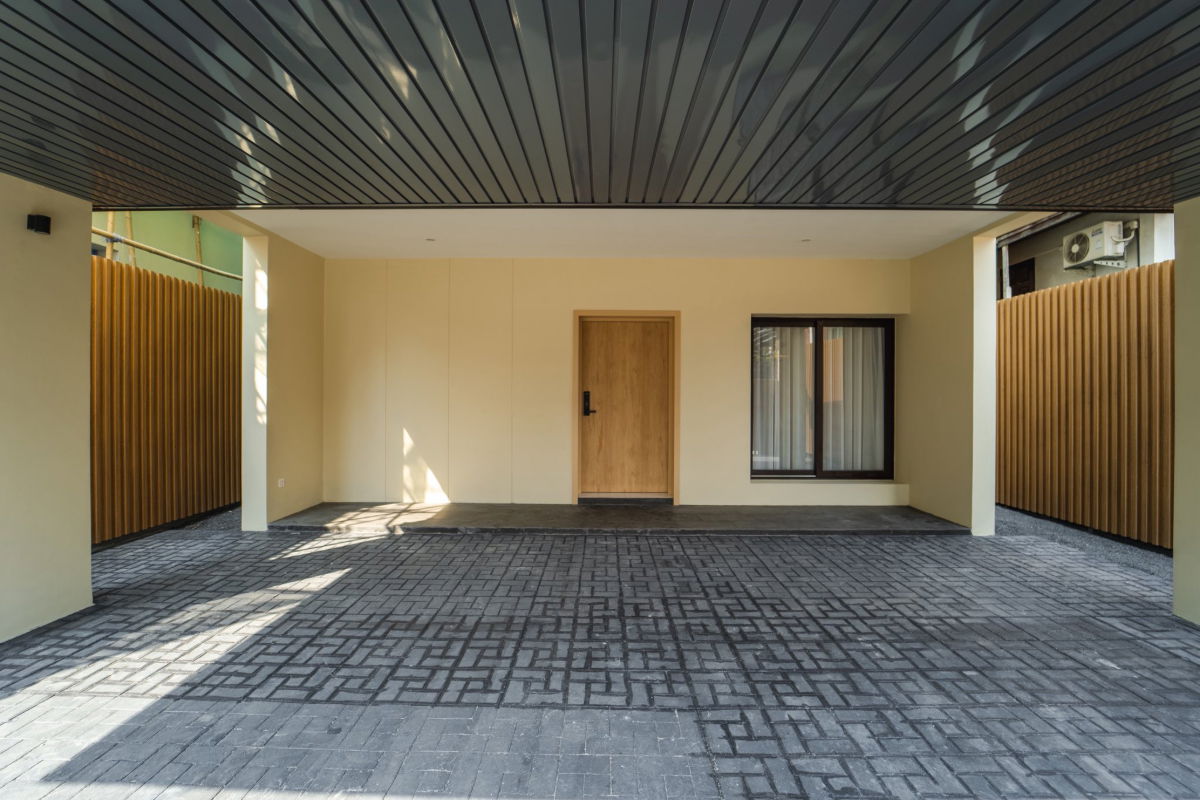 รูป R075 🏡✨ บ้านเดี่ยวสไตล์โมเดิร์น โครงการ GM5 Residence มีเพียง 5 ยูนิต ใกล้ ม.เกษตร เดินทางสะดวก ราคาเพียง 14.3 ล้านบาท - รูปที่ 2/24