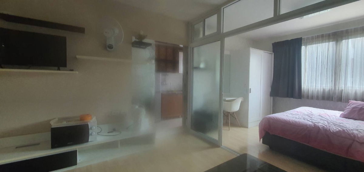 รูป คอนโด ดีคอนโด อ่อนนุช-สุวรรณภูมิ ขนาดห้อง 30 ตร.ม. 1 ห้องนอน | 1 ห้องน้ำ | ครัวกั้นแยก เฟอร์นิเจอร์และเครื่องใช้ไฟฟ้าครบ - รูปที่ 6/8