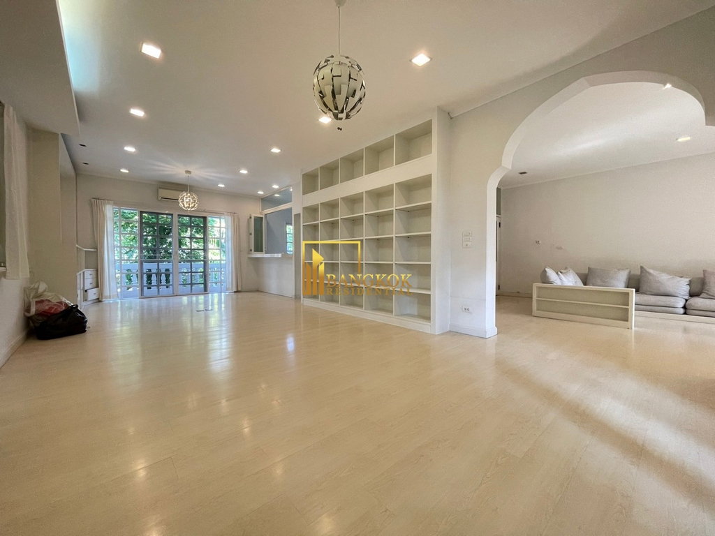 รูป Prompak Gardens | Well Maintained 3 Bedroom Townhouse in Thonglor Area - BR49029TH - รูปที่ 2/42