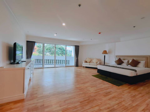 Pet-Friendly Condo | 4 Bed 4 Bath | Near BTS Asoke at G.M. Tower Sukhumvit 20