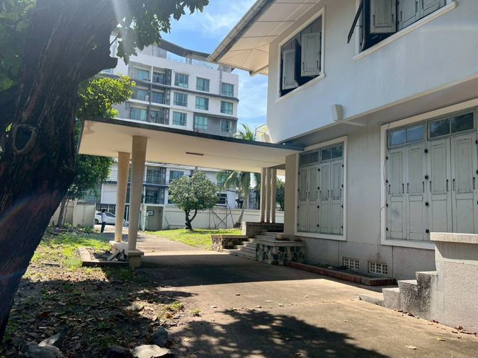 Land for sale, 596.5 sq wah, Phaya Thai