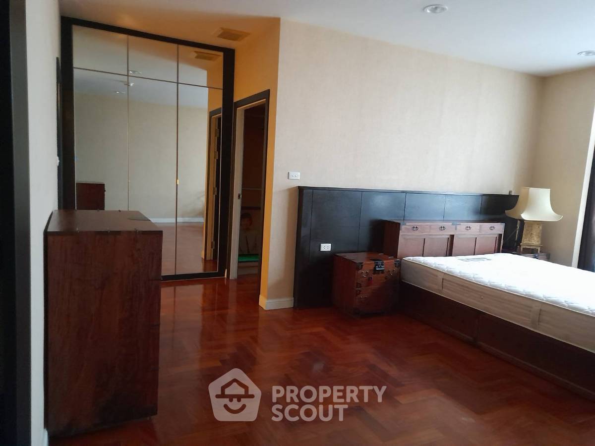 picture 3-BR 250 Sqm At Sailom Suite, 14th Floor Near BTS Sena Nikhom (ID 662926) - 7/12