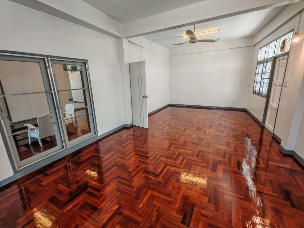 รูป 📌หลังมุม 2คูหา ปรับปรุงใหม่ เช่าตึกแถว ซอย เจริญนคร 53 มีที่จอดรถ เงียบสงบ เหมาะอยู่อาศัย โฮมออฟฟิศ📌 - รูปที่ 16/22