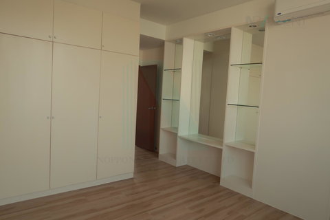 รูปภาพ 🎊 ให้เช่าคอนโด ริเวอร์ เฮ้าส์ คอนโดมิเนียม อาคาร 1 ชั้น 8 3 ห้องนอน ขนาด 220 ตรม ใกล้ ห้างสรรพสินค้าริเวอร์ซิตี้