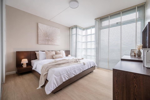 Lakeview Geneva ห้องใหญ่ ระเบียงกว้าง วิวโล่ง เมืองทองธานี