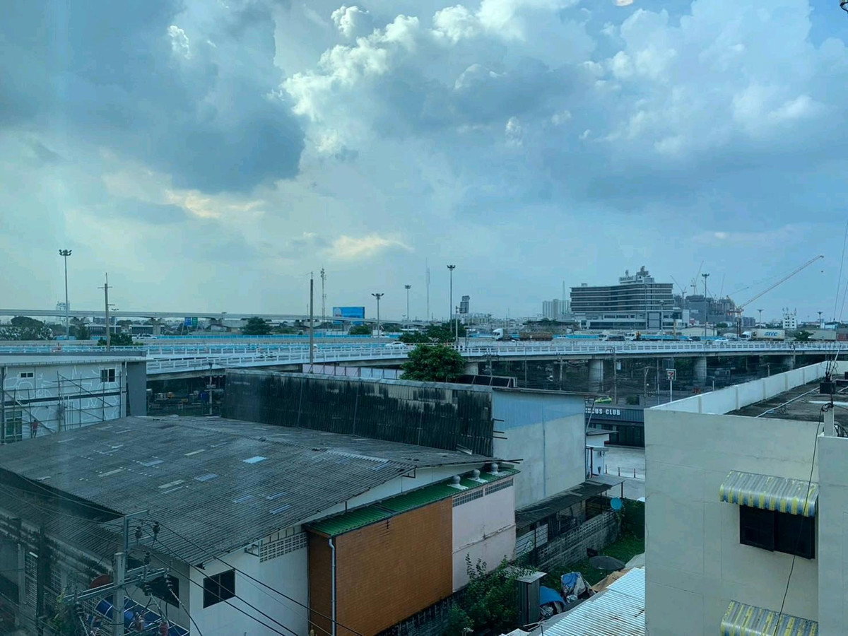 รูป ขายคริสม่า คอนโด ใกล้ห้างแฟชั่น ไอซ์แลนด์ ห้องมุม พร้อมเฟอร์นิเจอร์ครบครัน เพียง 1.99 ล้านบาท - รูปที่ 13/14