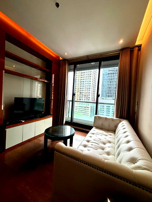 Condos for rent : Condo for rent The Address Sukhumvit 28 1 bedroom 1 bathroom fully furnished. Ready to move in!