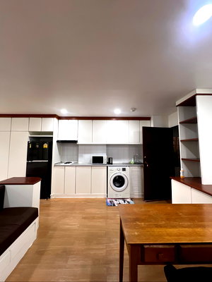 คอนโดให้เช่า : 37 ตรม ราคาน่ามาก ติดBTS พร้อมพงษ์ เดินออกซอยนิดเดียวถึง BTS @Sukhumvit 49 Suite