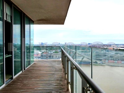 Condos for rent : ▚ LH120ツ For Rent: The Pano 3BR 225sqm. 110K🌊✨ Full River View, Spacious Balcony, Fully Furnished, Luxury Lifestyle, Ready to Move In!