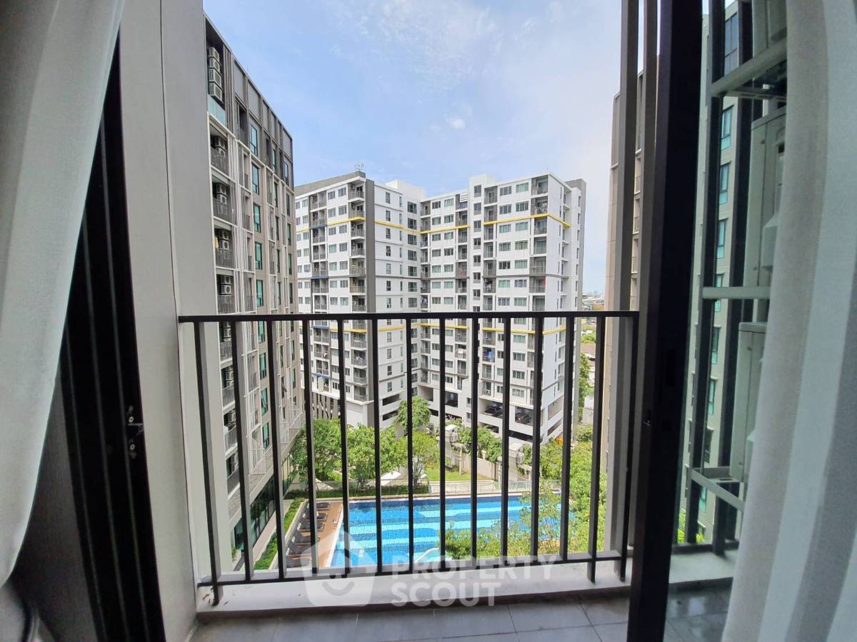 picture 2-BR Condo at Knightsbridge Phaholyothin Interchange in Anusawari (ID 823843) - 16/19