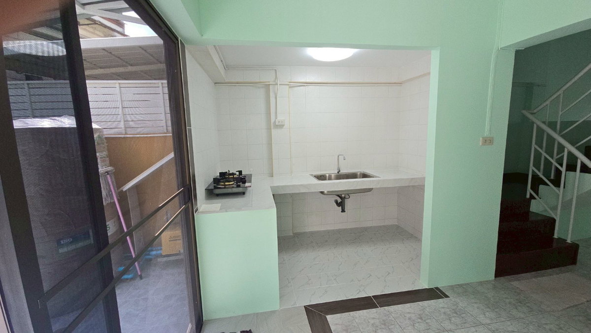 รูป 🏡 ปล่อยเช่าทาวน์เฮ้าส์รีโนเวทใหม่ สัมมากร รามคำแหง 122 3 ห้องนอน 2 ห้องน้ำ ทำเลสงบ เดินทางสะดวก ใกล้รถไฟฟ้า ทางด่วน #รับต่างชาติ  - รูปที่ 4/8