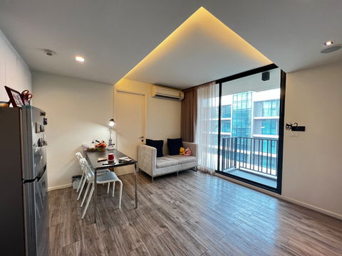 ขายคอนโดใกล้ มจธ. Parque Phutthabucha 48 ห้อง 34 ตร.ม. วิวสระ บรรยากาศรีสอร์ท